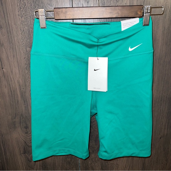 Nike Biker Shorts - Picture 2 of 6